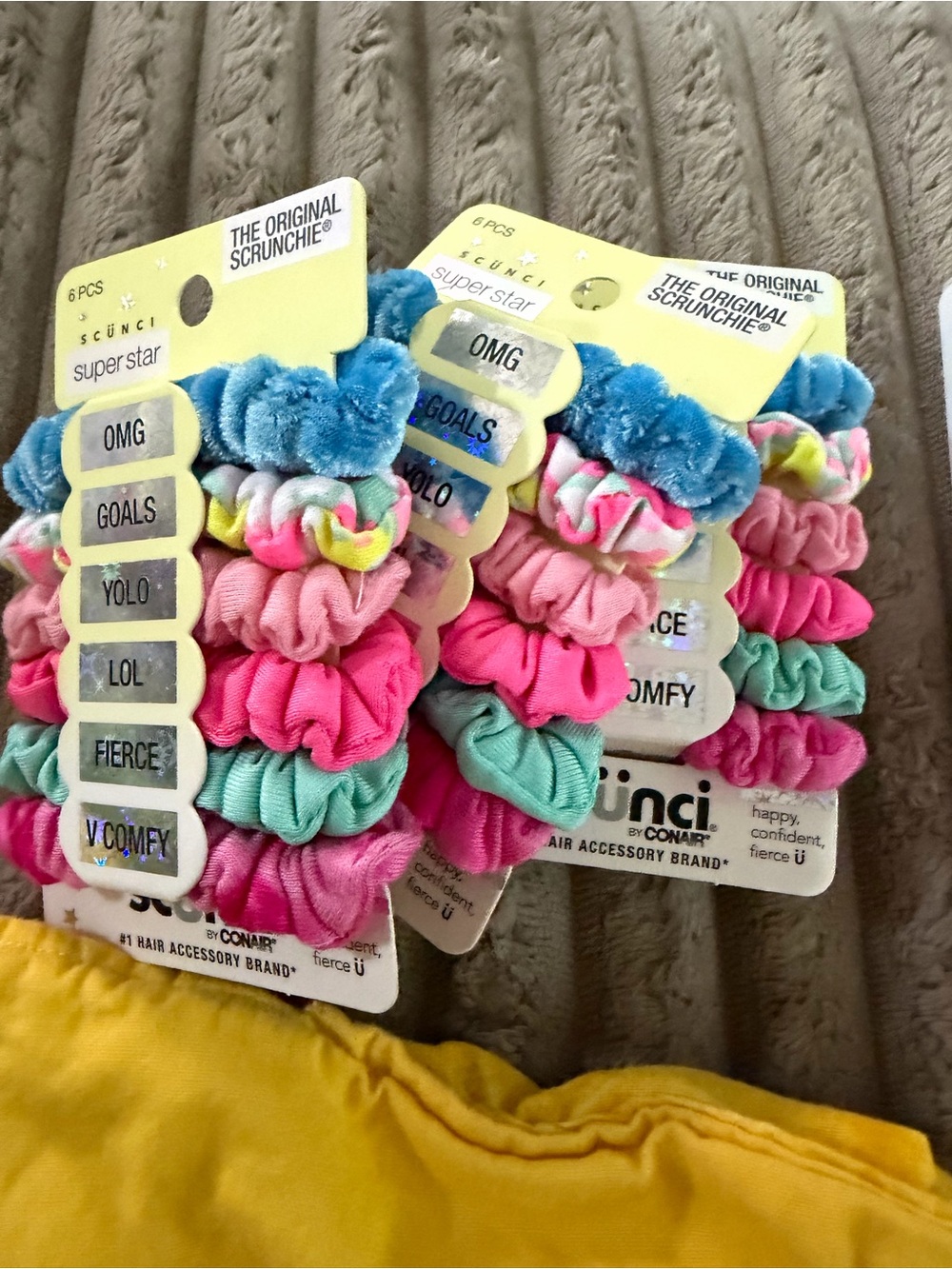 scunci Kids Colorful Scrunchie Pack - Pink, Blue, Mint, Yellow, White